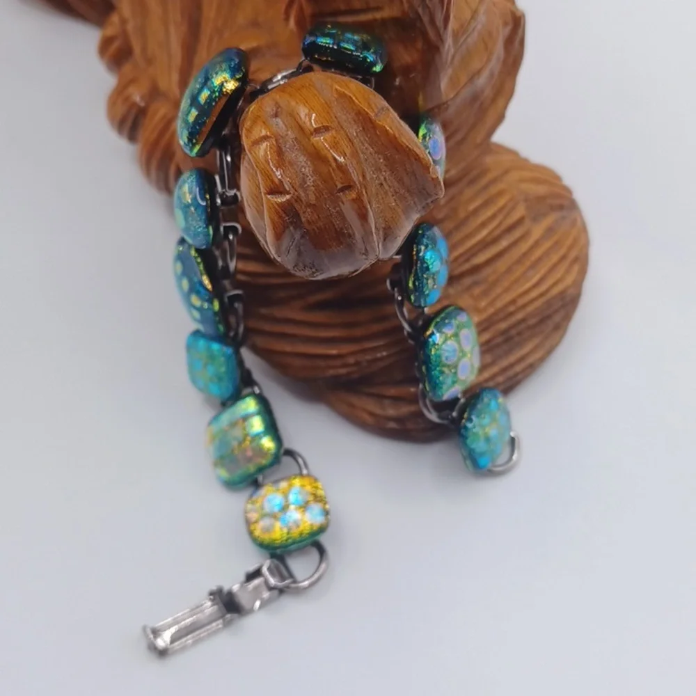 Dichroic Green and Gold Bracelet - Picture 3 of 7
